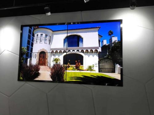 三星液晶顯示技術經(jīng)多年發(fā)展，已在平板拼接顯示領域占據(jù)重要地位。